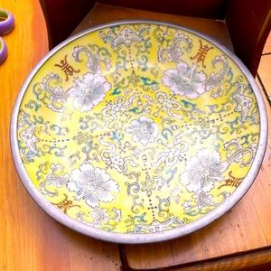 Knobler Dish in Metal Base